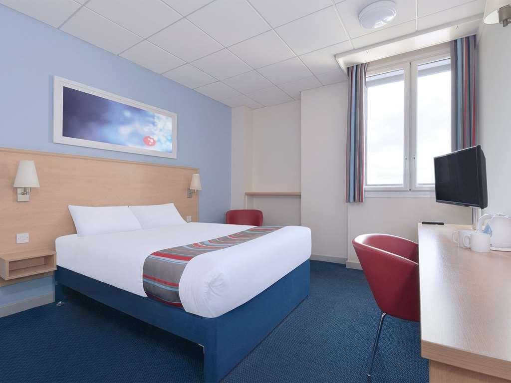 Travelodge Nuneaton Hotel Room photo
